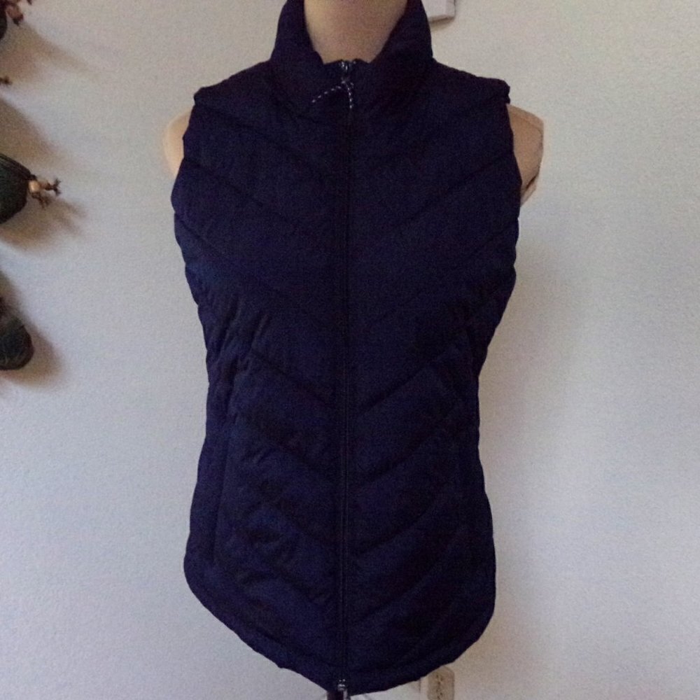 NWT Gap Puffer Vest in Navy Blue